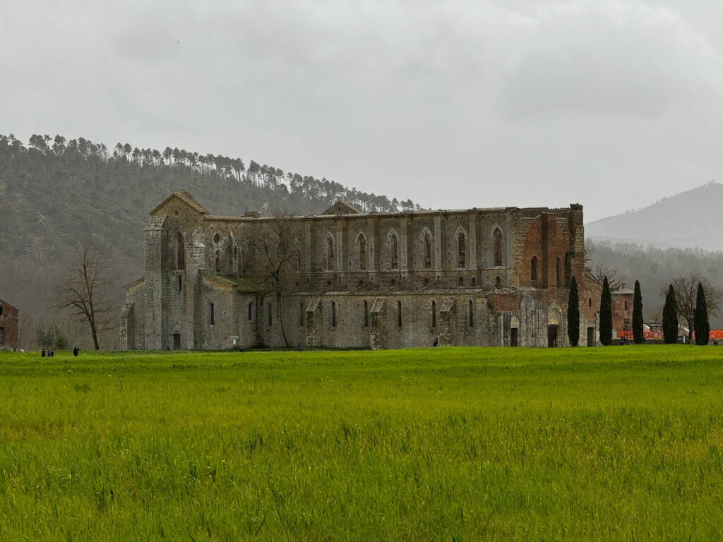 San Galgano zvenku