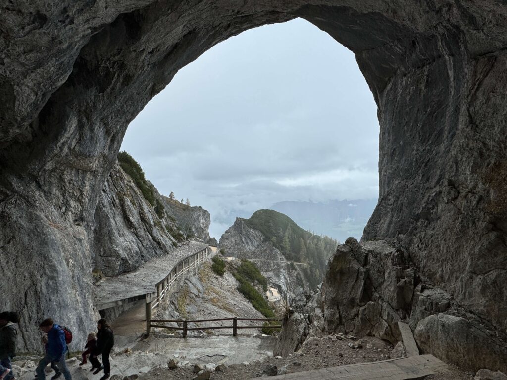 Výhled od jeskyně Eisriesenwelt